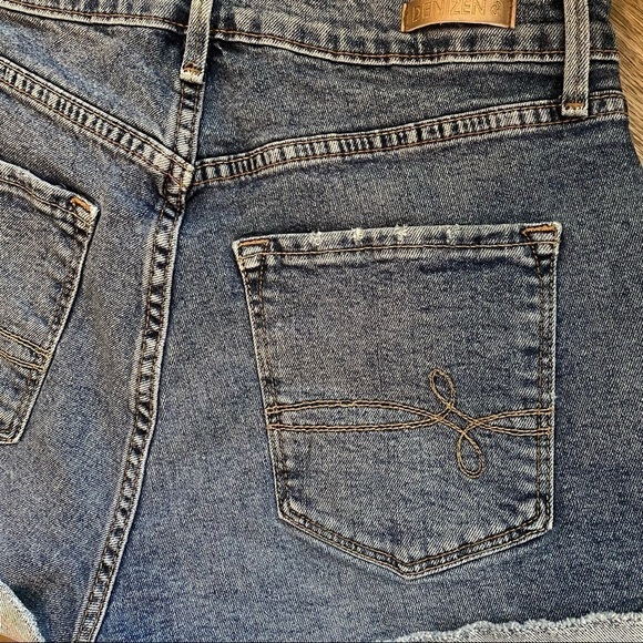 Levi’s Denizen High Rise Shorts Size 27 - Picture 6 of 11